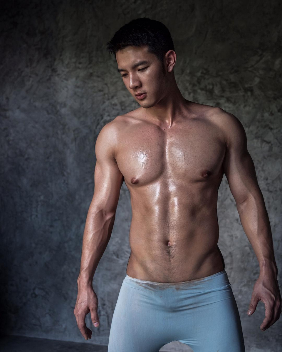 泰国亚裔男模 ҜRITTΔPΔS M. SΩΠIC 艺术写真