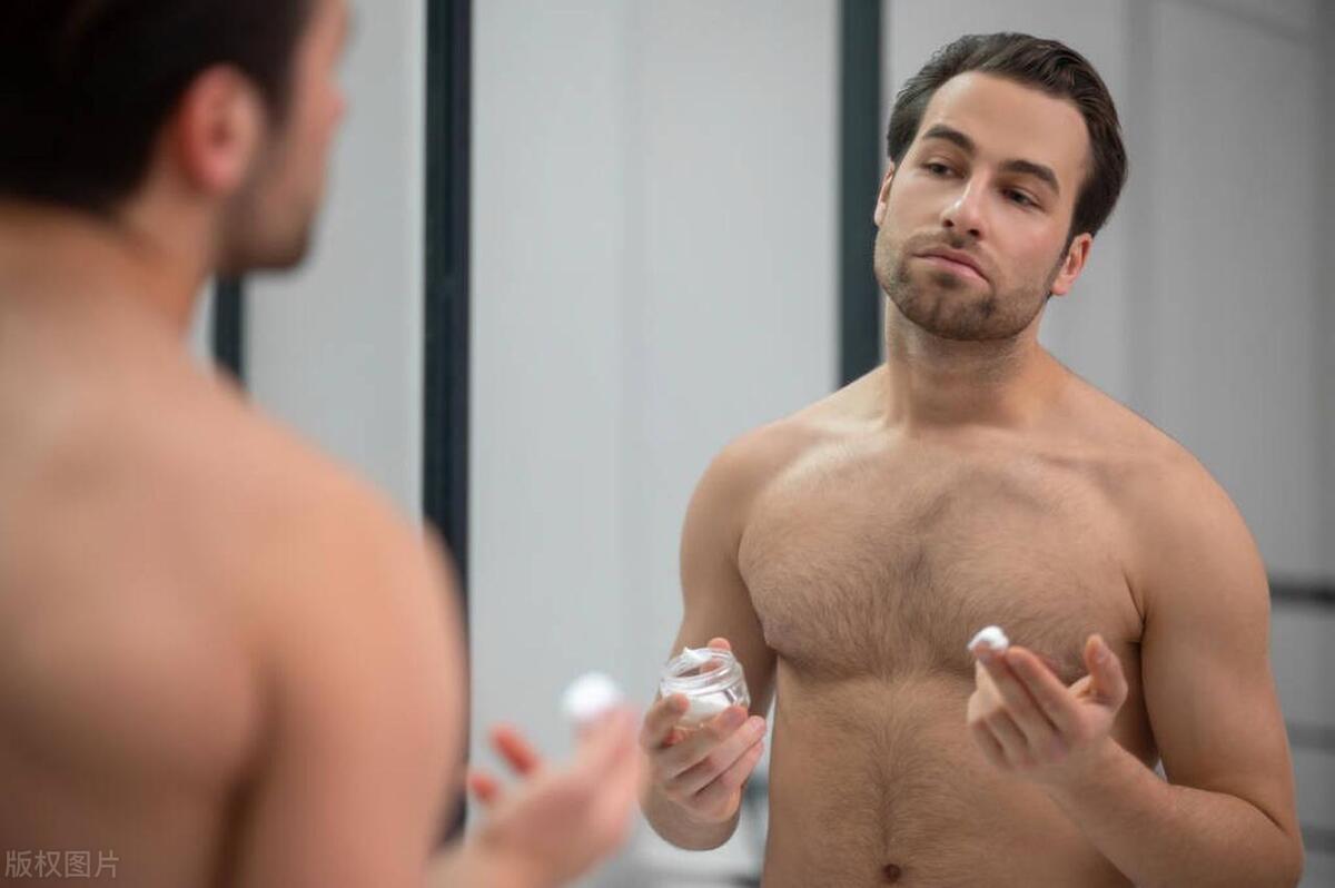 男性护肤新时代：保湿产品大揭秘！该选爽肤水、面霜还是润肤露？