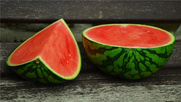 董事长要教育消费者成熟至股价大跌 百果园称外界制造对立：网友晒1斤荔枝40元