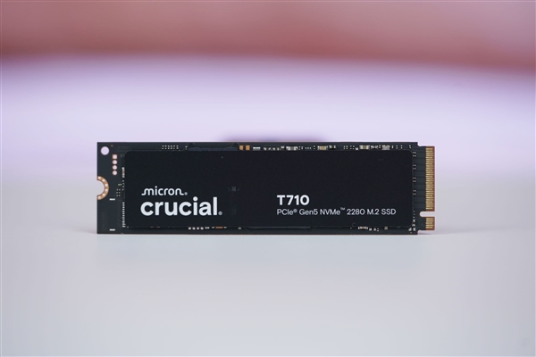 英睿达速度最快的Gen 5 SSD！T710 2TB图赏