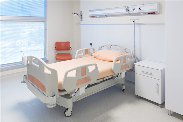 13岁男孩野外玩水后看到“小人跳舞” 医生：水里有钩端螺旋体