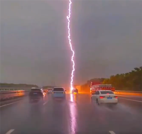 92d10331-27ea-4aed-aa2f-1d18cd2435f5