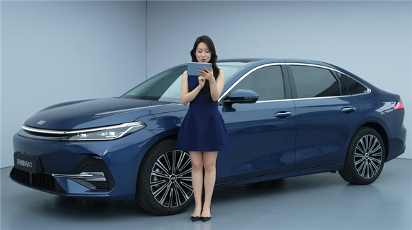 油耗可媲美摩托车 吉利中型家轿银河A7上市：8.18万起