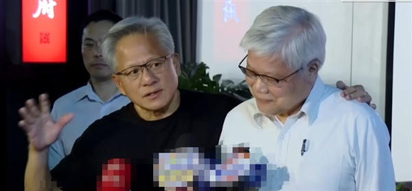 黄仁勋：买台积电股票的都是聪明人！